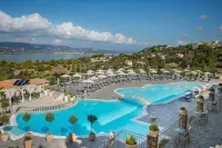 Dionysos Village Resort - parking