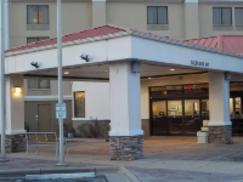Clarion Pointe Jacksonville Near Camp Lejeune Hotels in Jacksonville
