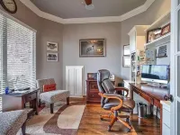 Recently Updated Home with outdoor grilling area and movie room Hotels in Glenpool