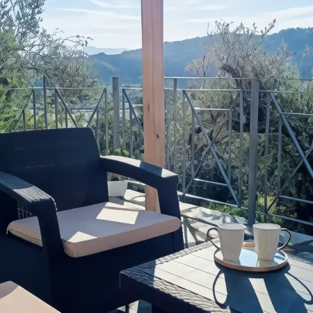 SkyFrame Apartments - Sea, Olive & Nature Escape