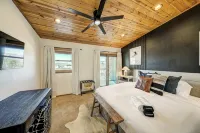 Gorgeous Remodeled 3-Bedroom home in charming downtown Frisco with Private Sauna
