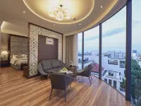 Athena Hotel Hoteles cerca de Distrito 10