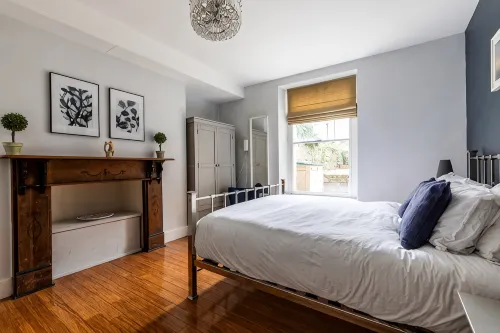 Elegant Georgian Flat in Historic Bath with Garden