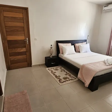 Appartement / Condominium de 3 Chambres et 3 Salles de Bain