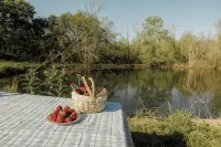 Muletown Manor • Tennessee Charm • Sleeps 10 • Fish Pond • Horse • Sunset Views
