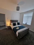 Less than 1 mile from City centre and racecourse. Pet friendly. - WiFi