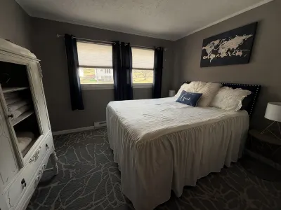 Cozy Court Street #2 Hotels in 