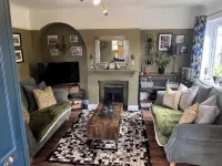 Cosy House in historic market town. Pet friendly with large enclosed garden. - Wi-Fi
