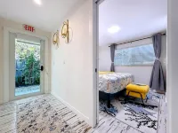 Charming Ground Level Resort Style 3 unit Condo  - unit C