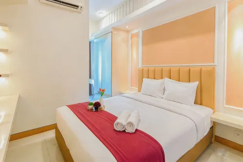 Comfort 2BR Direct Access to Mall at Benson Supermall Mansion Apartment By Travelio