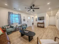 Adventure on Historic Route 66! Brand new renovation! Hotels in Laclede County