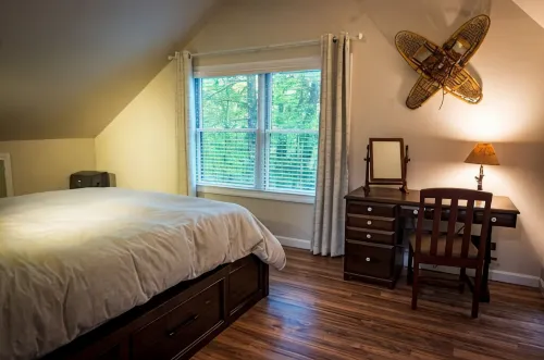 3 bedrooms, close to skiing and lakes.