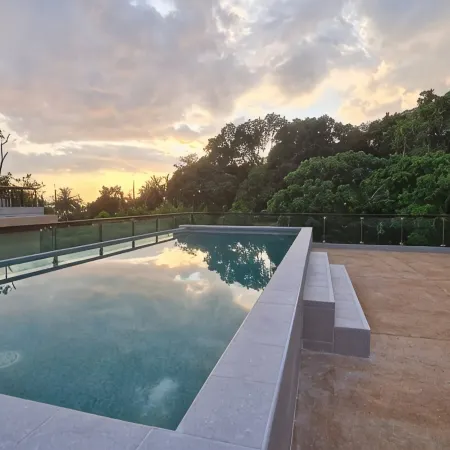 Penthouse with sea view and pool - Privilege residence