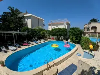 YourHome - Villa Sorrento - Pools