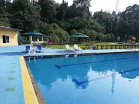 Phoenix Lake Hotel - خلابة