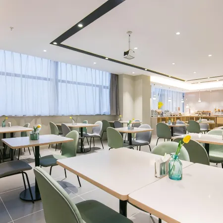Homeinn Selected Hotel (Guangde Aimin Road Government District)