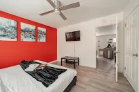 NEW Montrose Gem! Central to Downtown HTX, NRG, & the Museum District. - Condos