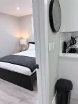 Modern NW Retreat-Banff Access - Bungalow