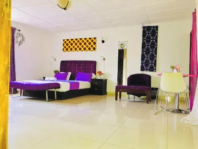 Zunox Guest House Hotele w: 