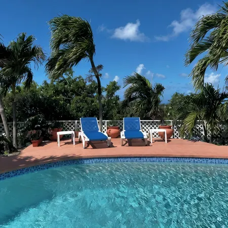 Sunshine & Happiness! 2 BR Home, pool & ocean view