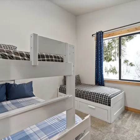 Delightful 4-bedroom ski condo in Schweitzer, Idaho