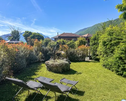 Villa 200 m from Lake Annecy with terrace and parking Hotels in Sevrier