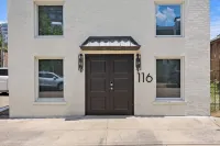 Bohemian Luxury-Downtown Jackson: Chic, industrial lofts in heart of the city!