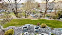 Charming spacious 2-bed 2-bath guest suite in family friendly South Jordan - Homestays