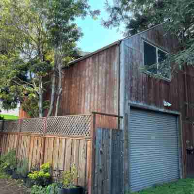 Charming baseball themed 2-story building with cable TV, wi-fi & stereo system. Hotel Exterior