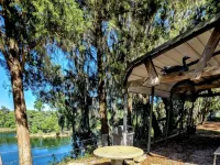 2 Bedroom 2 Bath Quarry Lake Getaway Hotels in Hernando