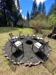 Naked Elk Lodge: 4 Bdrms, Hot Tub, Projector TV near Mt. Rainier