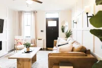 Cozy Cottage Downtown - Walk to OTR & Stadiums - Bungalows
