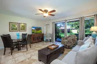 Luxury Condo- Across The Street From The Beach!  Free WIFI