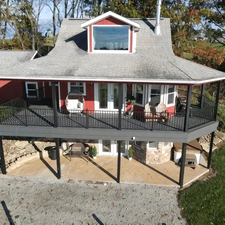 Wrap Around Decks w/Beautiful View & Hot Tub