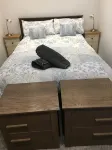 LUXURY 1 BED  FLAT  WITH GARDEN  - 2 MINS WALK TO RIVER  -  DOG FRIENDLY