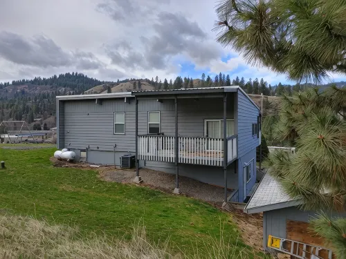 Welcome to Lenore Lodge, located along the wild & scenic Clearwater River. - 3-Star