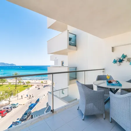 Fantastic 5-storey building with gigantic sea views, 2 bedrooms