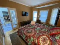 Saratoga Retreat with Heated Saltwater Pool - Wi-Fi