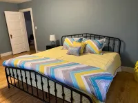 Cottage Just 2 Blocks to Beach and Town - 3つ星