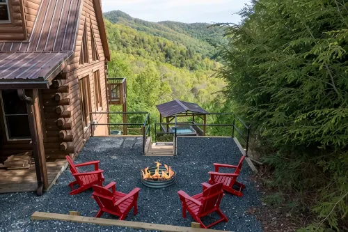 Heavenly Mtn Views, Hot Tub+Fire Pit+Grill, Fireplace, WiFi, Hike, Close to Brp!