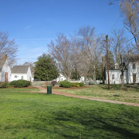 John Bruff Waterview Cottage - on Harbor and on Park - In Town St. Michaels!