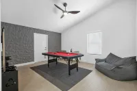 Perfect for Large Group  5BD+3BA Free Parking - บังกะโล