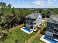 NEW Retreat with Pool, Hot Tub, and Premium Amenities! NEXT to 'Park and Paddle' - Private Pools