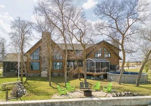 Private LakeFront Fishing Sanctuary on 22 Acres - โฮมสเตย์