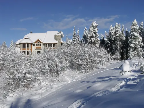 Ski to Lift/Walk-in 7 Bedrooms & 10 Baths, Hot Tub, Theater, Gym - 4 tähden