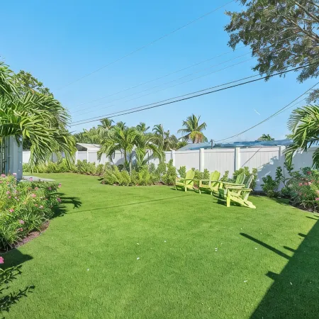 Welcome to Manatee Inn, a charming and cozy getaway located in Jupiter,Fl