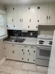 Cozy Downtown Retreat Near LakePoint Sports Center - Homestays