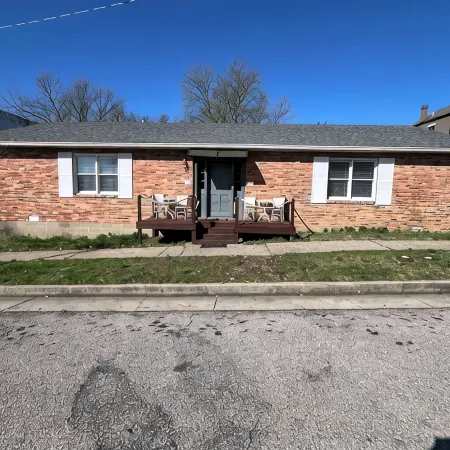 Riverside Retreat 2 ~ One Story ~ 3bd/2ba ~ Steps to the River & Main St