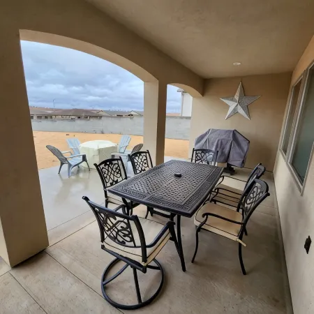 Lake Powell, Antelope Canyon, Horshoe Bend Retreat 10min to lake