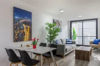 Pocitos Apartamento Brio w/King Beds, 3 Smart TVs, W/D, Fast WiFi, Rooftop Pool. -  Ferienwohnungen